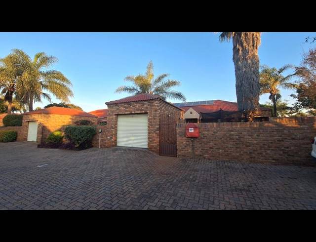 3 BEDROOM TOWNHOUSE FOR SALE IN WIERDA PARK